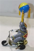 ANTIQUE WIND UP ELEPHANT TIN TOY