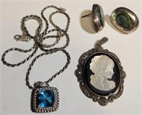 F - MIXED LOT OF SILVER JEWELRY (B22)