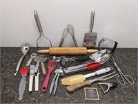 Lot of Assorted Kitchen Tools/Implements 2