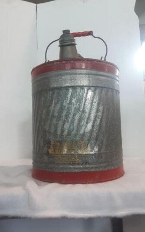 Vintage Large gasoline can with Handle