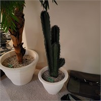 B270 Large artificial cactus