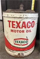 Texaco gas can and Sinclair oil can