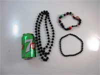 1 Collier et 2 Bracelets en perles