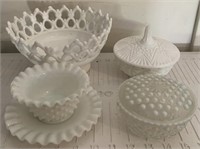 E - LOT OF VINTAGE COLLECTIBLE MILKGLASS (G93)