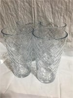 C7)  Set of 4 glasses