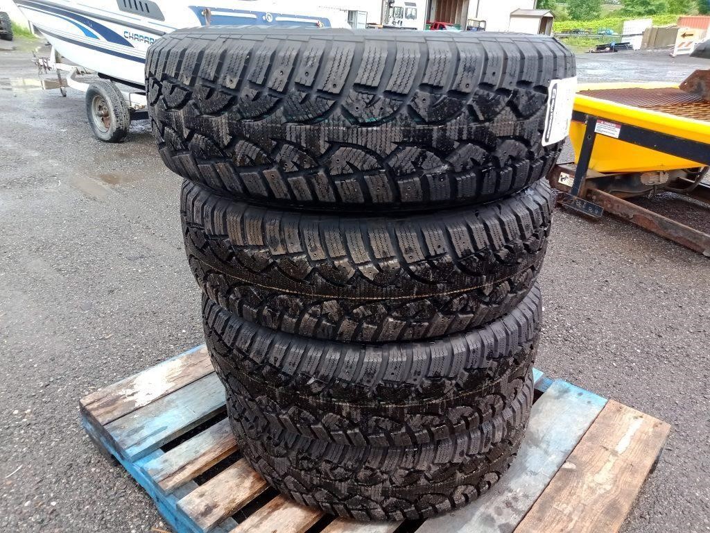 (4) General Altimax Arcti 245/70R17