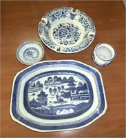 Blue & white Cantonese serving platter w/crack,