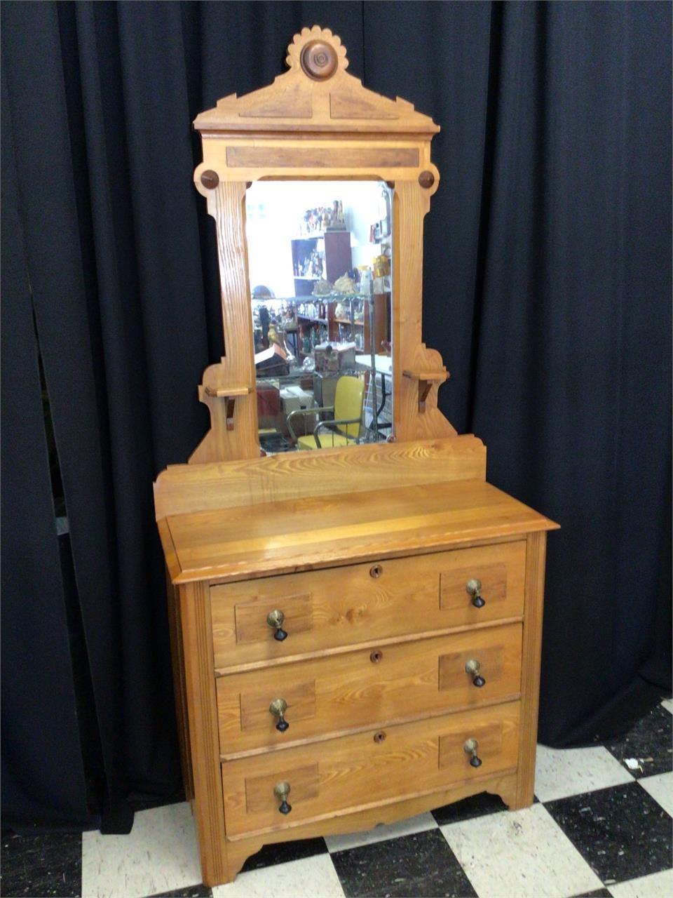 June Collectable and Consignment Auction
