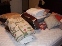 Lg qty of queen size bed linens and pillows