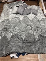 Full/queen size silk comforter, set with 5