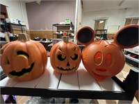 Mickey Mouse jack-o’-lantern +2