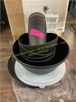 Unknown4-plates,4cups,4-ceral bowls,2- bowls/lids
