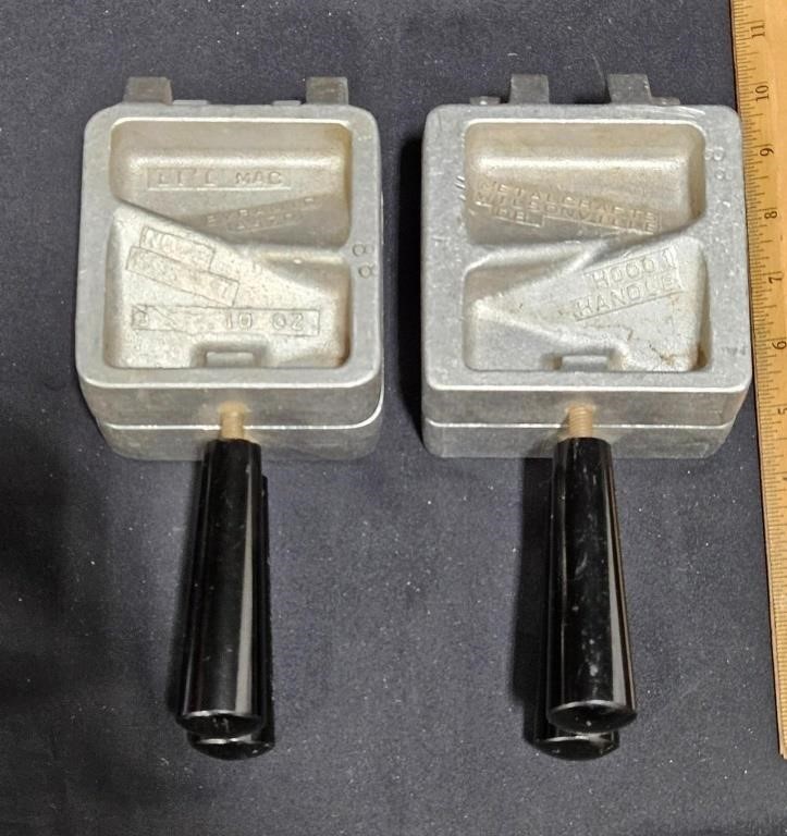 2 Pyramid Fishing Sinker Molds - Li'l Mac +