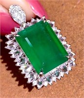 8.6ct Natural Emerald 18Kt Gold Pendant