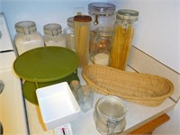 ASSORTMENT OF GLASS COOKING STORAGE ITEMS