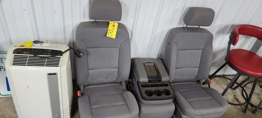 2018 GMC REGULAR CAB TRUCK SEATS (2)