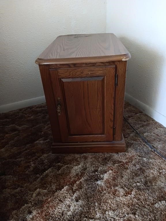 End Table  21x24x16