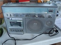 GE cassette player AM/FM stereo