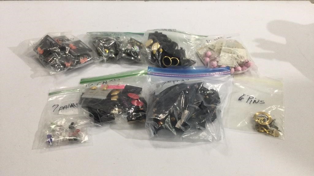 Large Lot of Fashion Earrings & Pins T16E