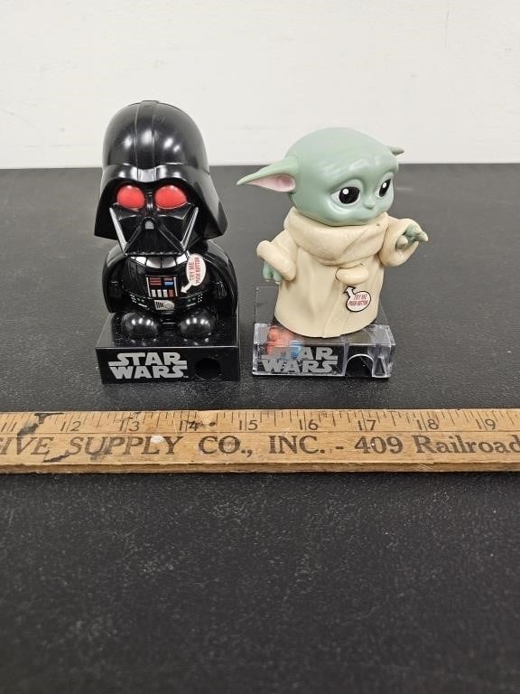 Star Wars Darth Vader and Yoda Candy Dispenser