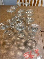ASSORTMENT OF WINE GLASSES (14)