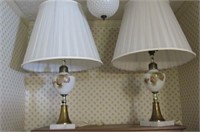 Pair of Table Lamps w/Pine Cones