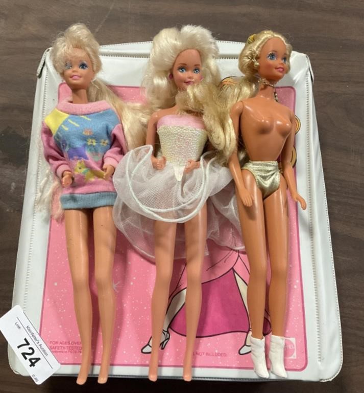 Vintage Barbie Carrying Case, 3 Dolls.