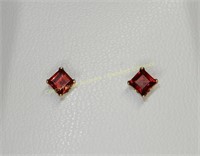 14K Yellow gold garnet (0.78 cts) earrings