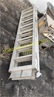 Aluminum folding ramp