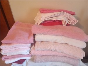 Assorted Towels - 5 Bath, 7 Hand, 10 + Washcloths