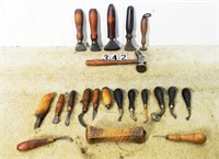 Tray lot assorted leatherworking tools, F-G,