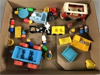 Vtg Fisher Price Little People w/ Mini Bus