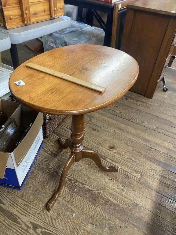 Small round cherry end table/plant stand 27” tall