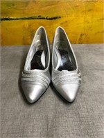 Silver Glitter Pumps Easy Street Womens SZ 7 M