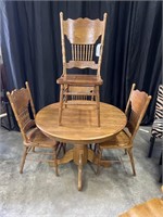 ROUND OAK TABLE WITH 4 CHAIRS