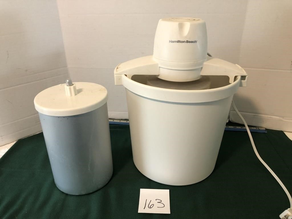 Ice cream freezer w/extra canister, works