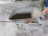 METAL WHEELBARROW