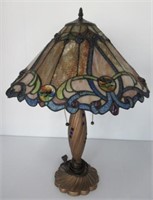 Table lamp with stained glass shade. Measures:
