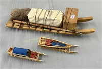 (3) Inuit wood carvings, Sculptures en bois inuit
