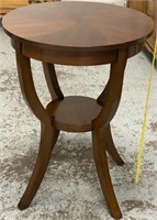 20" Round Lamp Table