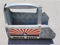 Wayne feed scoop