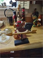 Great kitchen items including chicken decor and