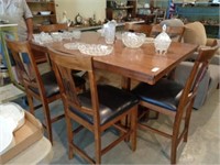 Oak style dining table (40"x60"), 6 2' tall chairs
