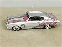 diecast model 1971 Chevelle SS 1/ 18 scale