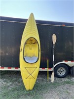 10 FT. Kayak With Paddle