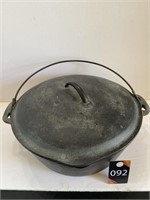 #8 Vintage Cast Iron Dutch Oven 10"