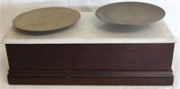 19TH C. BALANCE SCALE, BRASS PANS, MARBLE TOP,