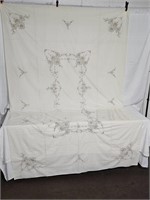 64"  x  100"  Tablecloth with 8 Napkins