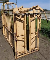 For-Most 125 Handling and Sorting Cattle Chute