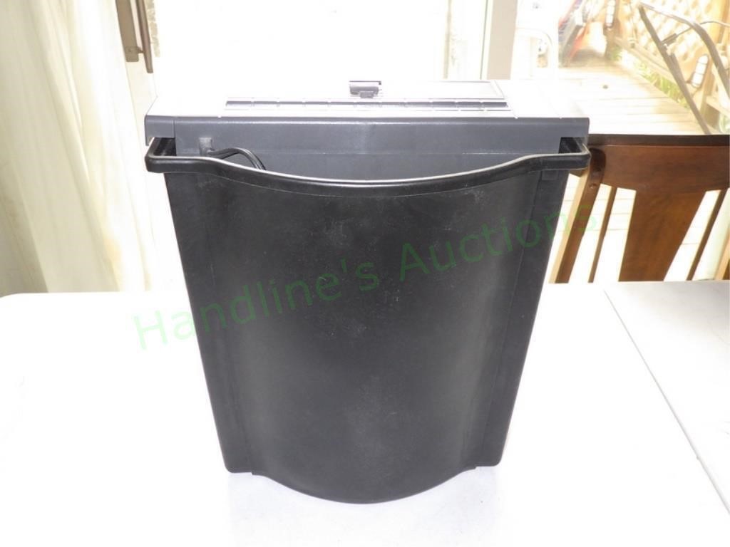 Royal Paper Shredder with Bin